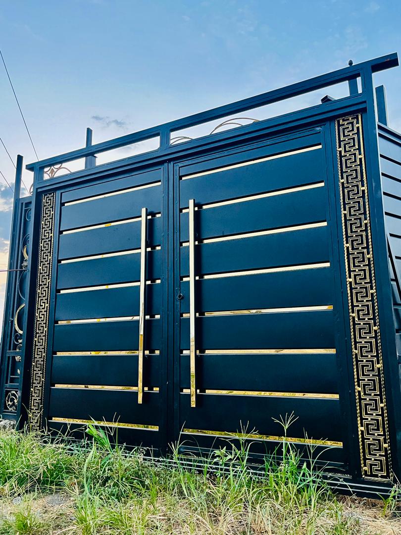 تولیدی درب فلزی حیاط و پارکینگ فتح خانی در رودسر